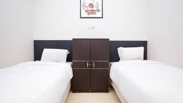 Habitación estándar con 2 camas individuales | Escritorio y wifi gratis