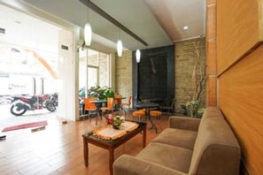 Living area - Semampir Residence by Occupied  (Surabaya)