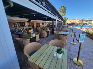Outdoor dining - Horizon 1 (Costa Adeje)