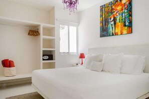 1 slaapkamer, een strijkplank/strijkijzer, wifi, beddengoed