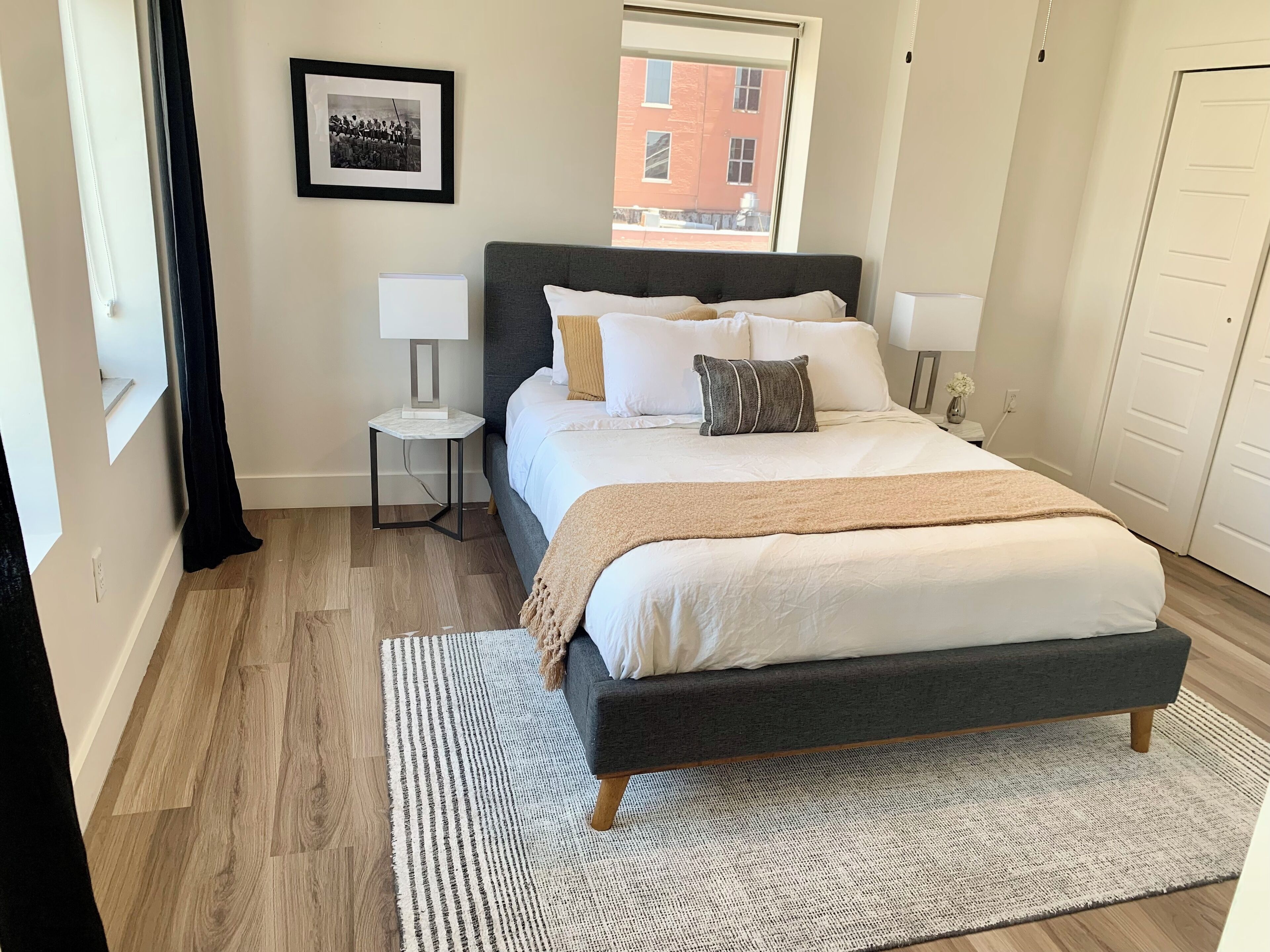 1 slaapkamer, een strijkplank/strijkijzer, wifi, beddengoed