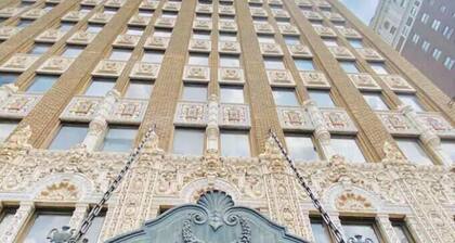 Spacious Designer Apartment Downtown Tulsa-Gym Access