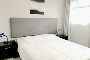 Iron/ironing board, free WiFi, bed sheets