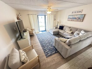 Smart TV, books - Ground floor unit! Close to pool and beach. (Saint George Island)