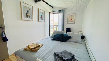 2 makuuhuonetta, silitysrauta/-lauta, vauvan matkasänky, ilmainen Wi-Fi