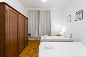 Apartment | 2 bedrooms, iron/ironing board, free WiFi - Apto Bela Cintra 12  (São Paulo)