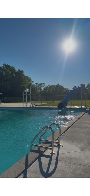 Pool - Room in house (Lake Andes)