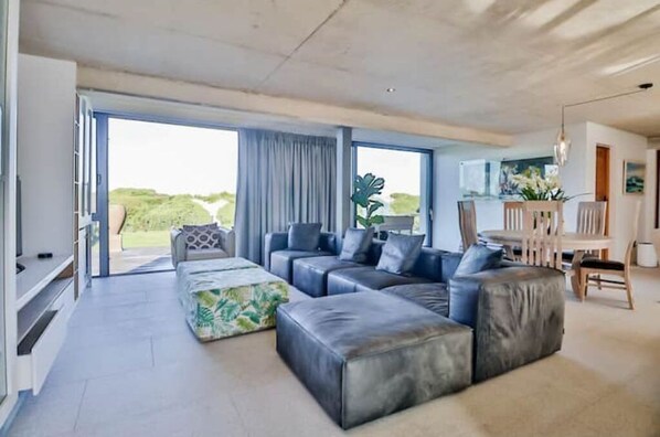 TV - "MiAmor Beach House: Your Romantic Coastal Escape" (Sedgefield)