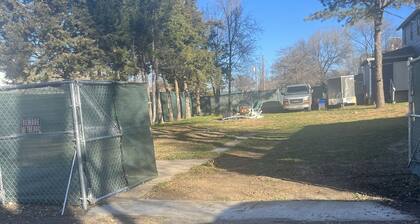 Large Lake Andes Home Sleeps 6 Fenced yard. All remodeled.