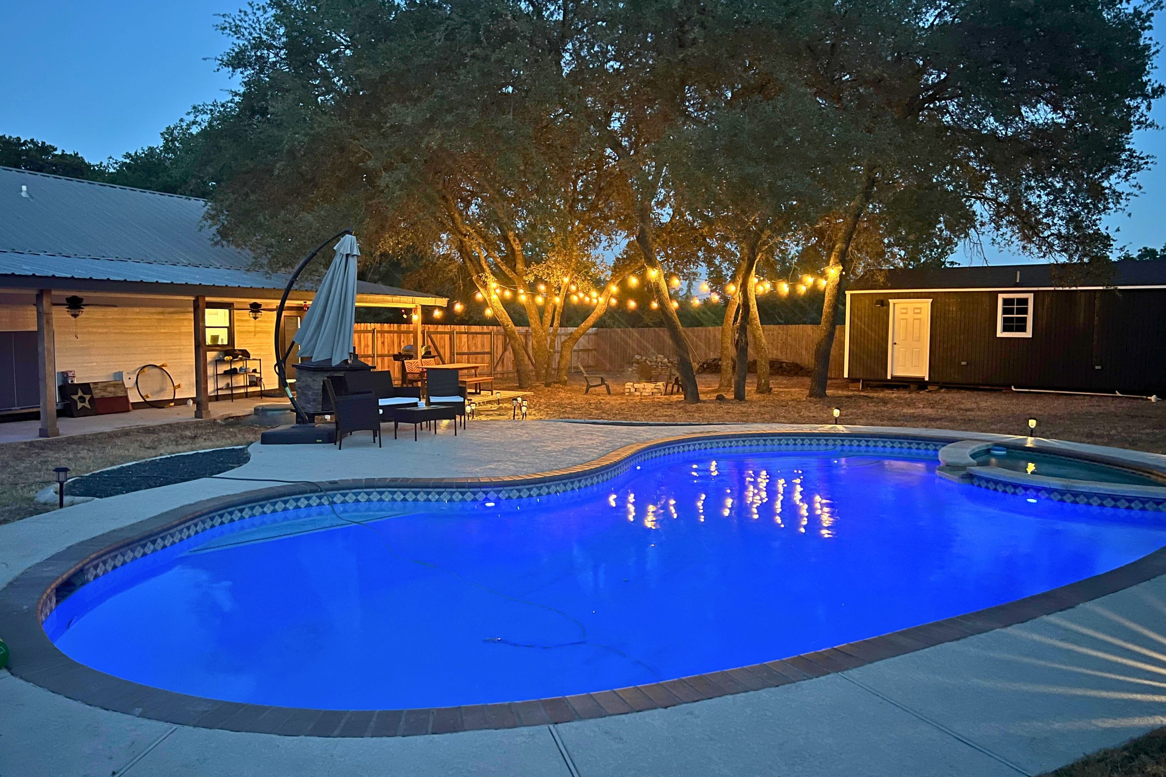 Een verwarmd zwembad