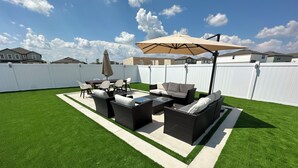 Outdoor dining - Disney World 15Min Drive! Themed 4Bedroom Beautiful Home With Private Pool! (Davenport)
