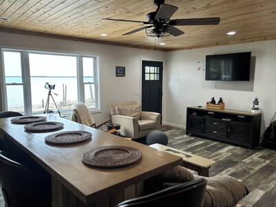 Beautiful, waterfront home located on the St Mary’s River, fisherman’s dream 