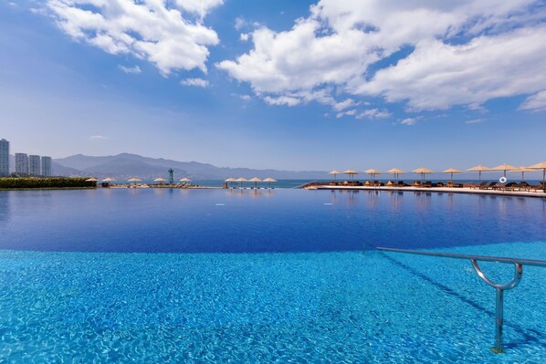 Outdoor pool - Capitalia Tres Mares Beach Residences & Marina (Puerto Vallarta)