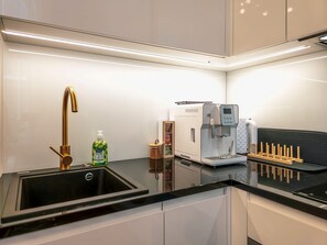 Fridge, oven, stovetop, coffee/tea maker - Distillery Factory Loft by Rotermann City Apts (Tallinn)