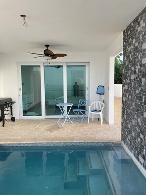 Terrace/patio - Romantic Apartment with HEATED Cocktail Pool in Rincón (Rincón)