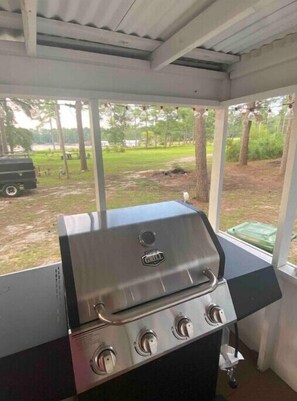 Property grounds - Lakeside Living (Hartsville)
