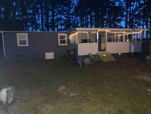 Exterior - Lakeside Living (Hartsville)