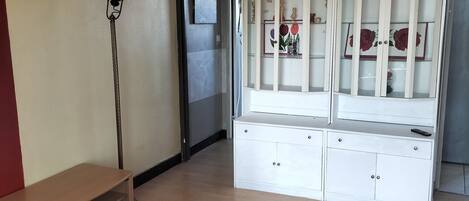 1 chambre, bureau, fer et planche à repasser, Wi-Fi gratuit