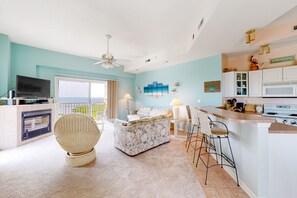 Televisión y chimenea 