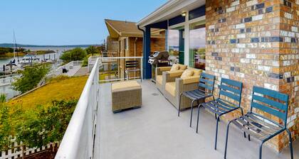 Waterfront home with private dock, kayaks, sauna, firepit, fireplace, tennis