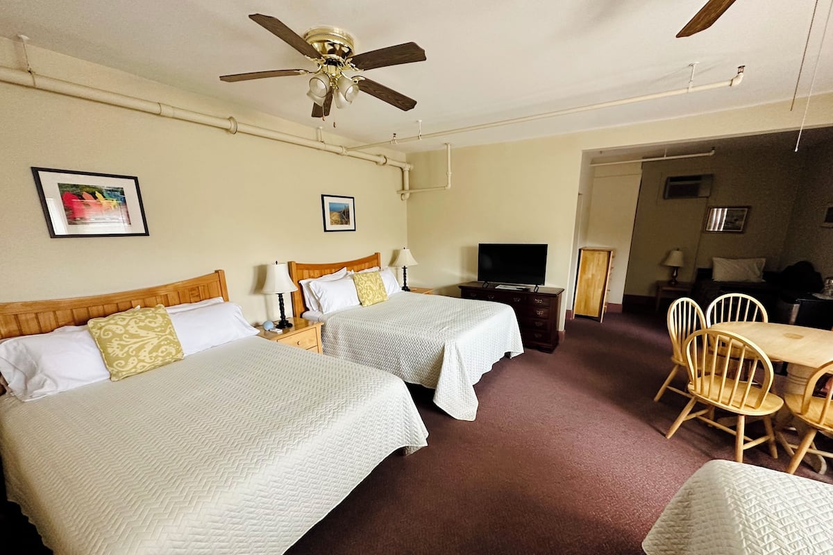 Traditional Room, Multiple Beds, Garden View