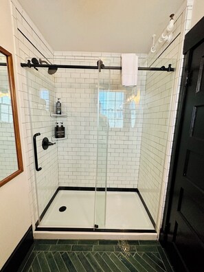 Bathroom - Inn at Gifford House (Provincetown)