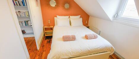 1 chambre, fer et planche à repasser, lit parapluie, Wi-Fi gratuit