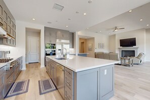 Wasserkocher mit Kaffee-/Teezubehör, Toaster