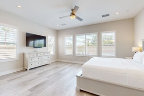 4 Schlafzimmer, Bügeleisen/Bügelbrett, Internetzugang, Bettwäsche