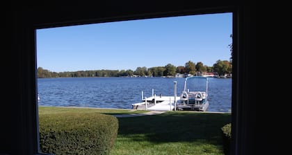 Eagle's View Indiana waterfront home on a premier fishing lake pontoon included!
