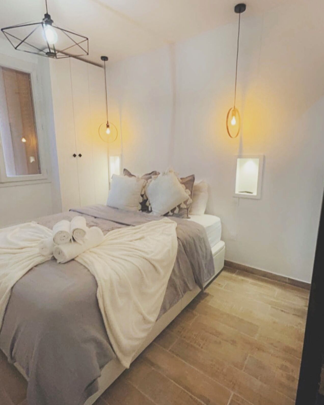 1 slaapkamer, een strijkplank/strijkijzer, gratis wifi, beddengoed