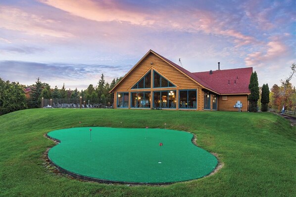 Golf - 1 Bedroom Condo w/ Kitchen at Little Sweden Resort, Door County!! (Fish Creek)