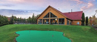 1 Bedroom Condo w/ Kitchen at Little Sweden Resort, Door County!!