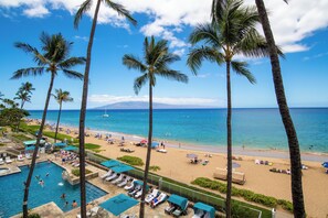 On the beach - Ocean View steps from beach, dining, shopping 511 (Lahaina)