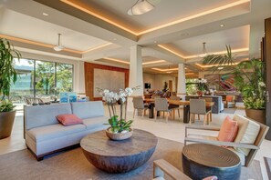 Interior - Ocean View steps from beach, dining, shopping 718 (Lahaina)