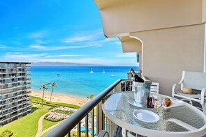 Outdoor dining - Ocean View steps from beach, dining, shopping 1215 (Lahaina)
