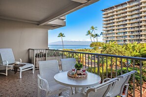 Outdoor dining - Grdn View steps from beach, dining, shopping 270 (Lahaina)