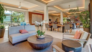Interior - Ocean View steps from beach, dining, shopping 970 (Lahaina)