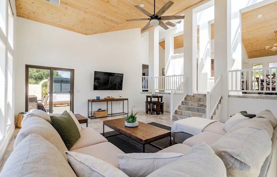 New, Carmel Valley Views, Open Floor Plan, Swimng Pool, Close To Village. - Big Sur, CA
