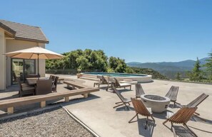 Outdoor dining - New, Carmel Valley Views, Open Floor Plan, Swimng Pool, Close to Village. (Carmel Valley)