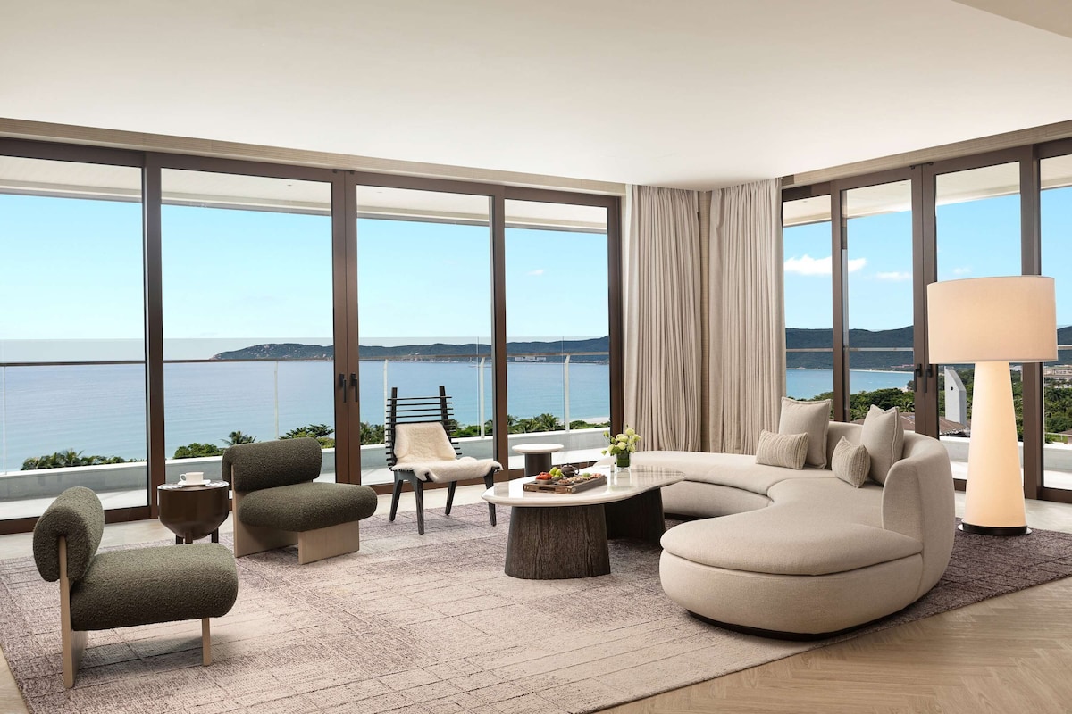 Panoramic Suite, 1 Single Bed, Ocean View (Panoramic) | Down duvets, free minibar, in-room safe, laptop workspace
