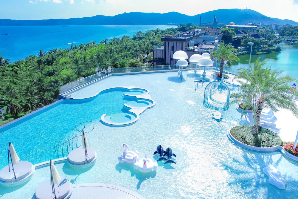 HUALUXE Sanya Yalong Bay Resort by IHG