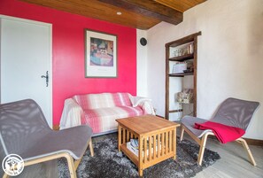 Televisión y chimenea 