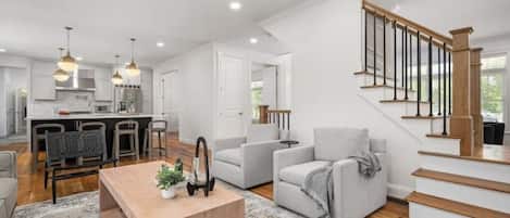 Smart TV, fireplace