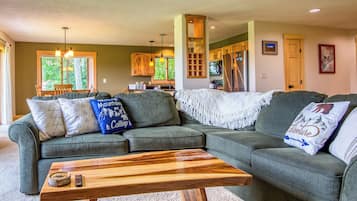 Smart TV, books, video library, stereo