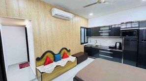 1 bedroom, iron/ironing board