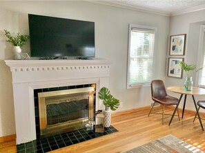 Interior - Clean Aksarben Bungalow (Omaha)