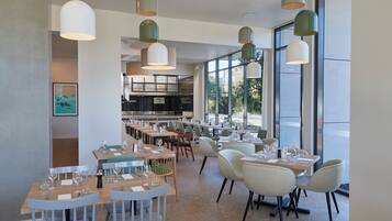 TĂ€gliches FrĂŒhstĂŒcksbuffet gegen GebĂŒhr