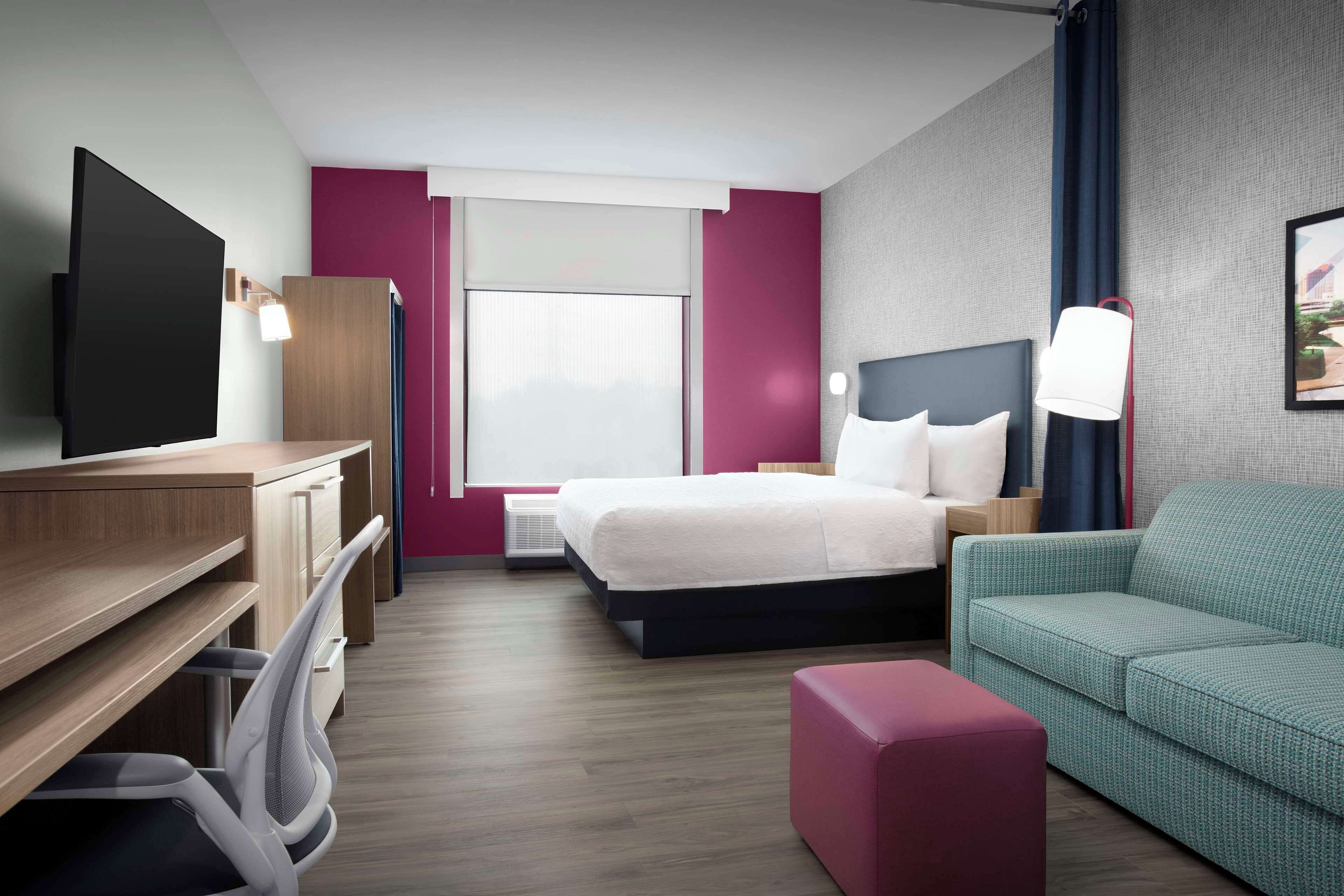 55-inch Smart TV with satellite channels, Netflix, Hulu