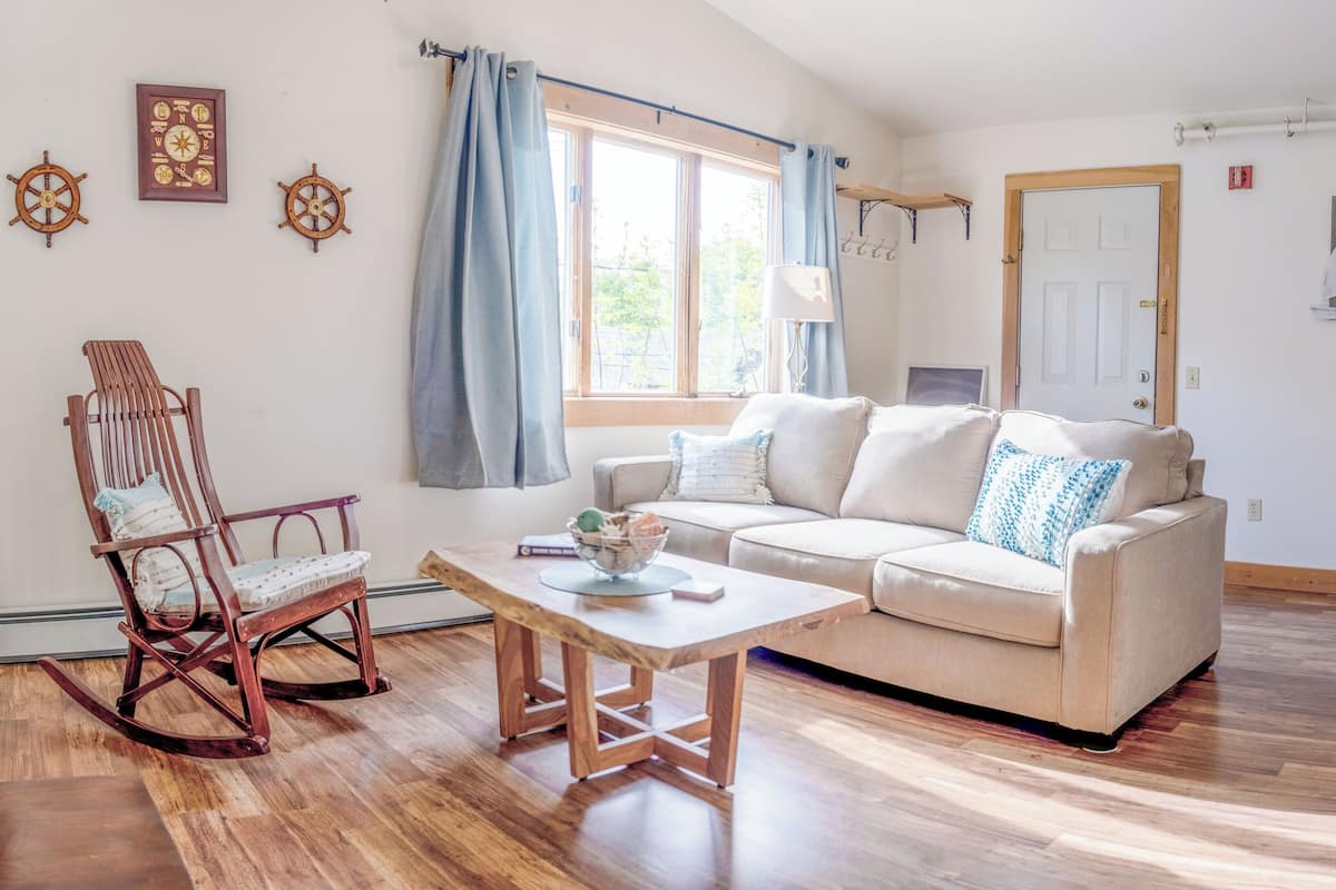 City Apartment, 1 King Bed with Sofa bed, Kitchen | Living area